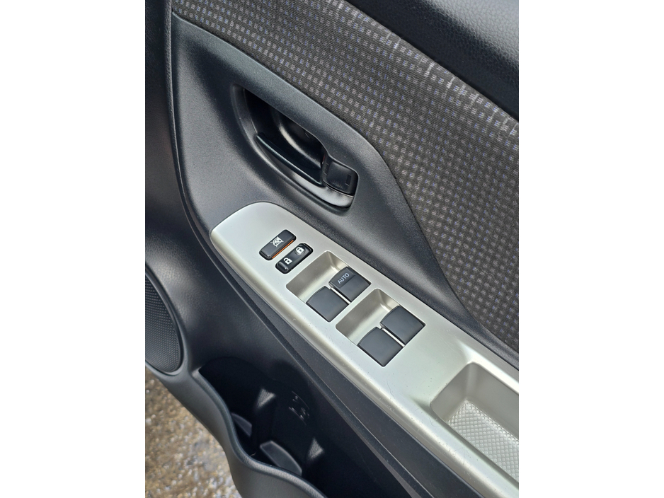 2014 Toyota Yaris KSP130 5DR AUTO VITZ LOW KM!IMMOBILIZER! €7,750