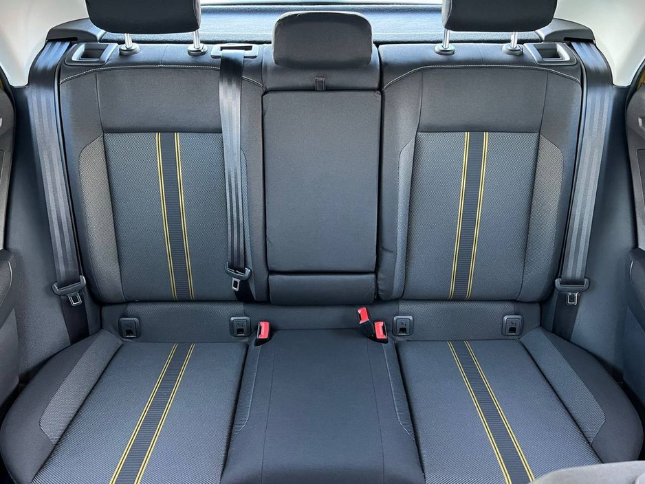 2020 Volkswagen T-Roc HIGHLINE R-LINE PACK 2.0 TDI // SERVICE HISTORY // NEW 20" DIAMOND CUT ALLOYS // APPLE CARPLAY/ANDROID AUTO €23,900