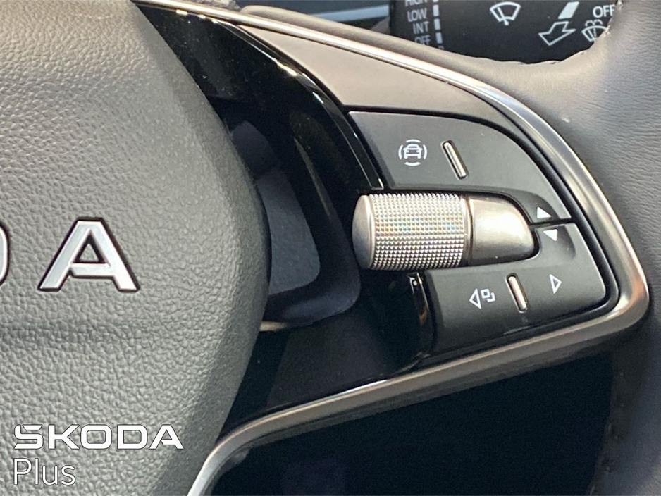 2025 Skoda Octavia - image 21