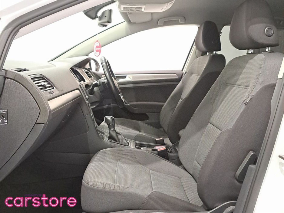 2016 Volkswagen Golf - image 9