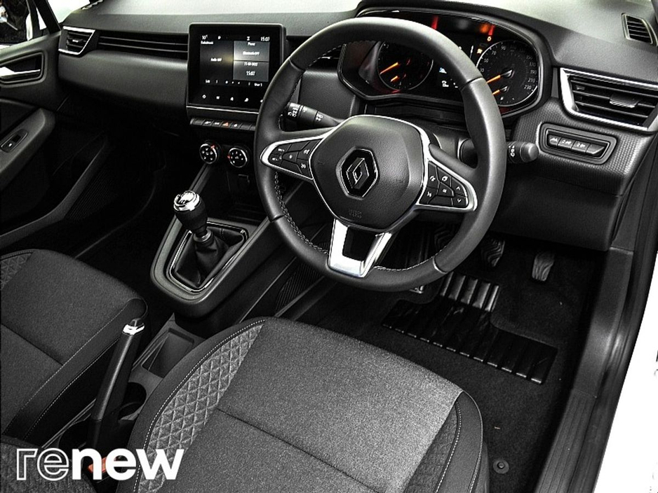 2022 Renault Clio - image 6