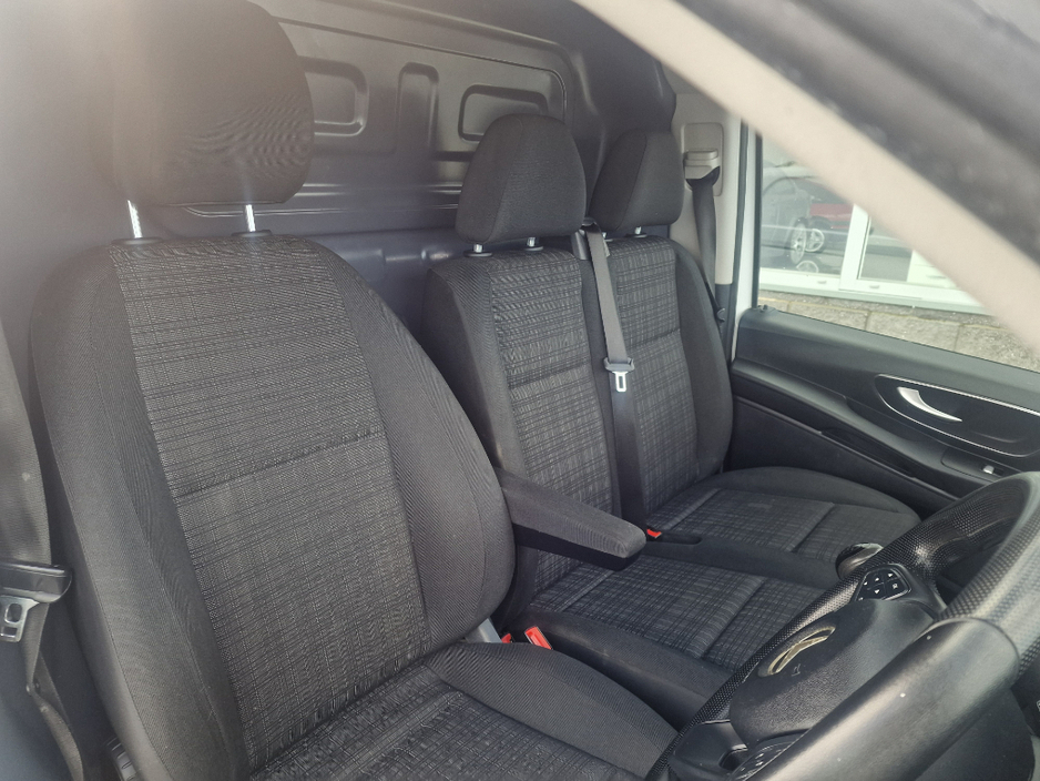 2018 Mercedes-Benz Vito - image 18