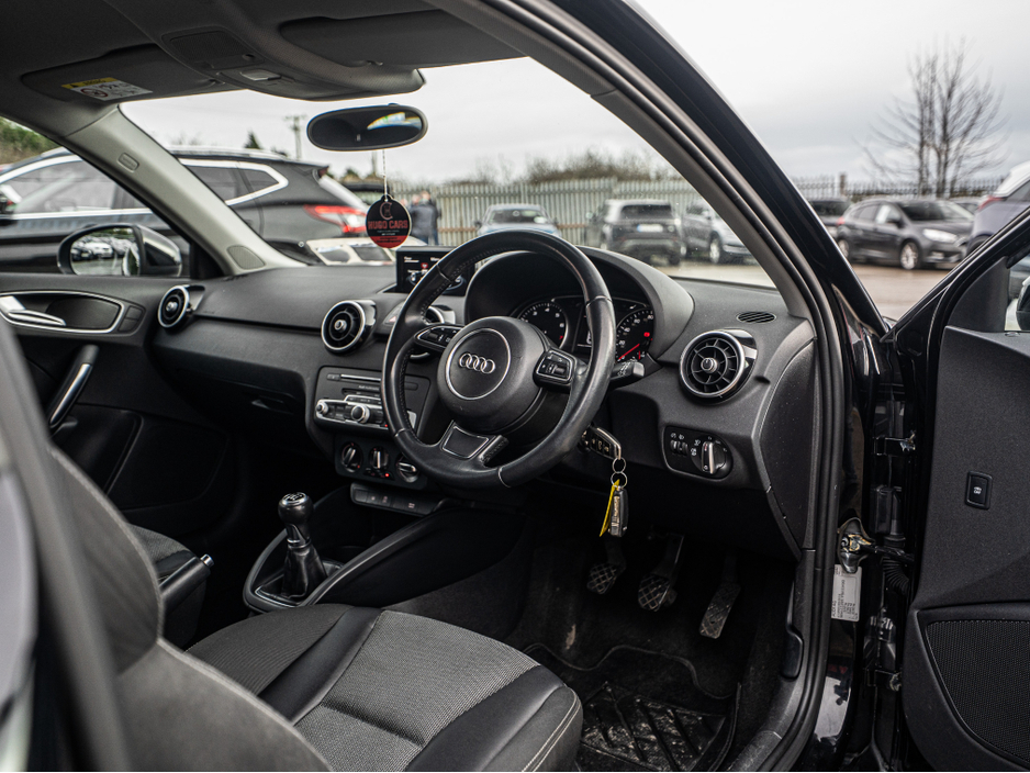 2015 Audi A1 - image 7