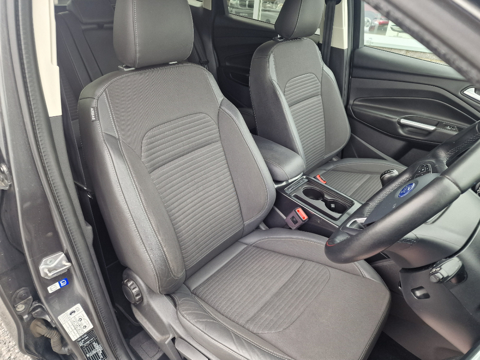 2018 Ford Kuga - image 17