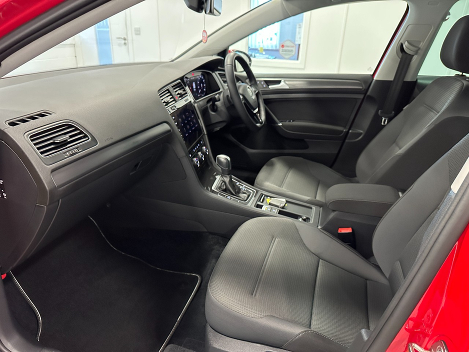 2020 Volkswagen Golf - image 34