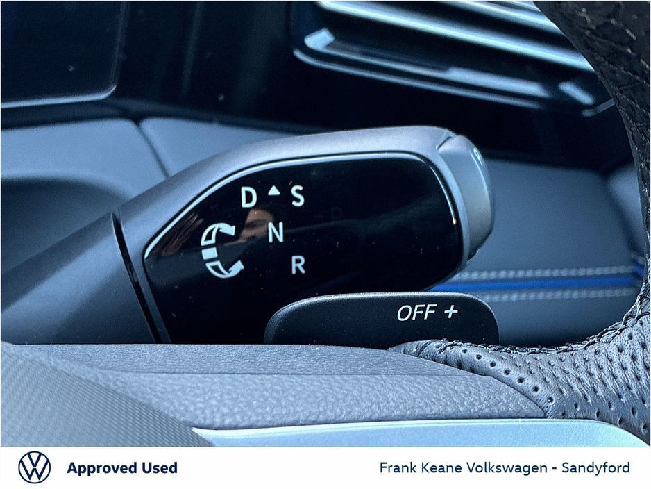 2025 Volkswagen Tiguan - image 24