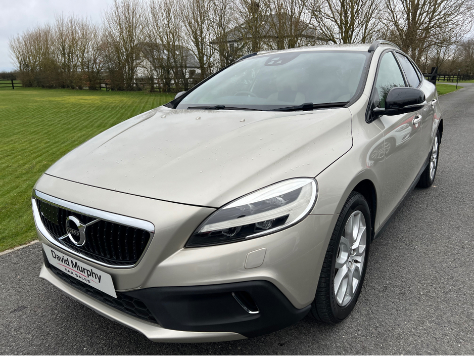 2016 Volvo V40 Cross Country D4 dynamic edition €16,500