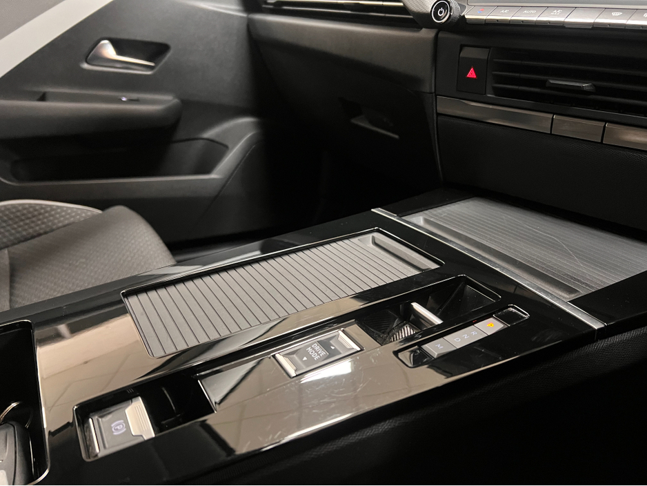 2024 Opel Astra Low Kms AUTOMATIC DIESEL As New **Finance Arranged/High Spec/Automatic www.bolands.ie Est.1955 €26,450