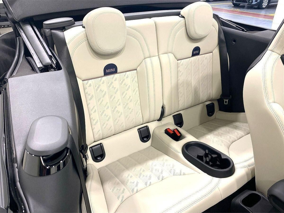 2025 MINI Convertible Cooper S €49,950