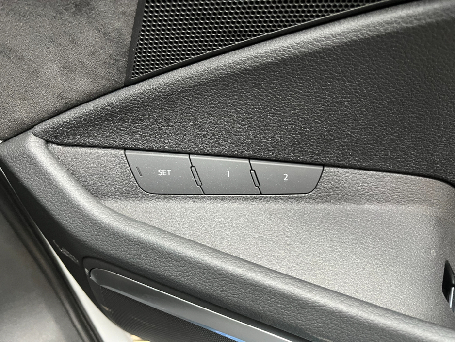 2022 Audi e-tron - image 14