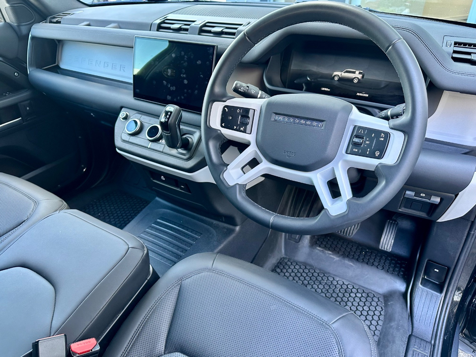 2025 Land Rover Defender - image 7