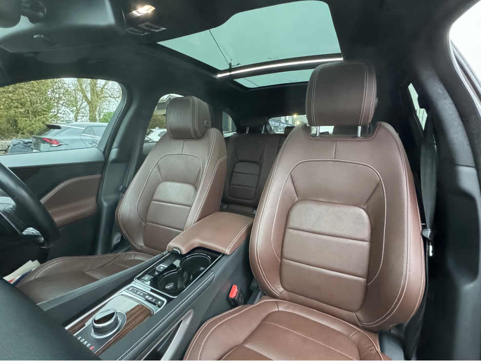 2016 Jaguar F-Pace - image 14