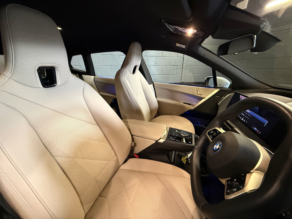 2023 BMW iX - image 6