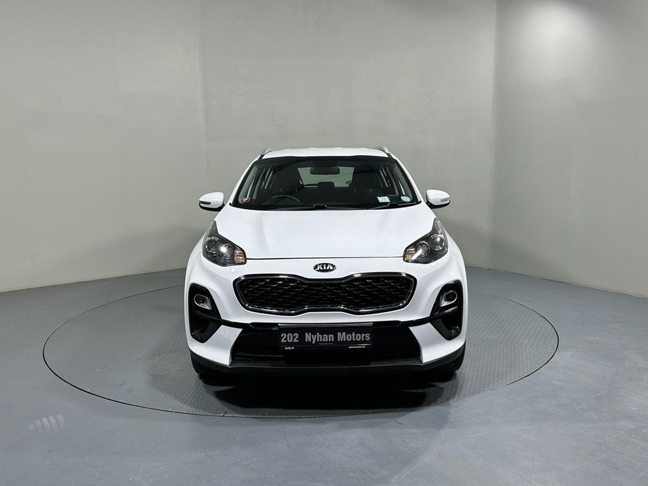 2020 Kia Sportage - image 2