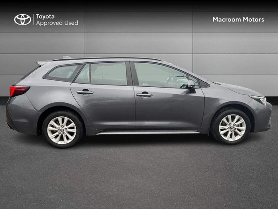 2024 Toyota Corolla - image 3