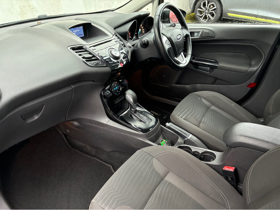2014 Ford Fiesta - image 16