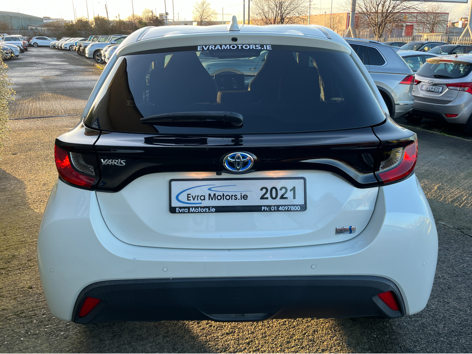 2021 Toyota Yaris X HYBRID 1.5 AUTOMATIC PETROL //KEYLESS ENTRY//REVERSE CAMERA//ADAPTIVE CRUISE CONTROL// €15,950