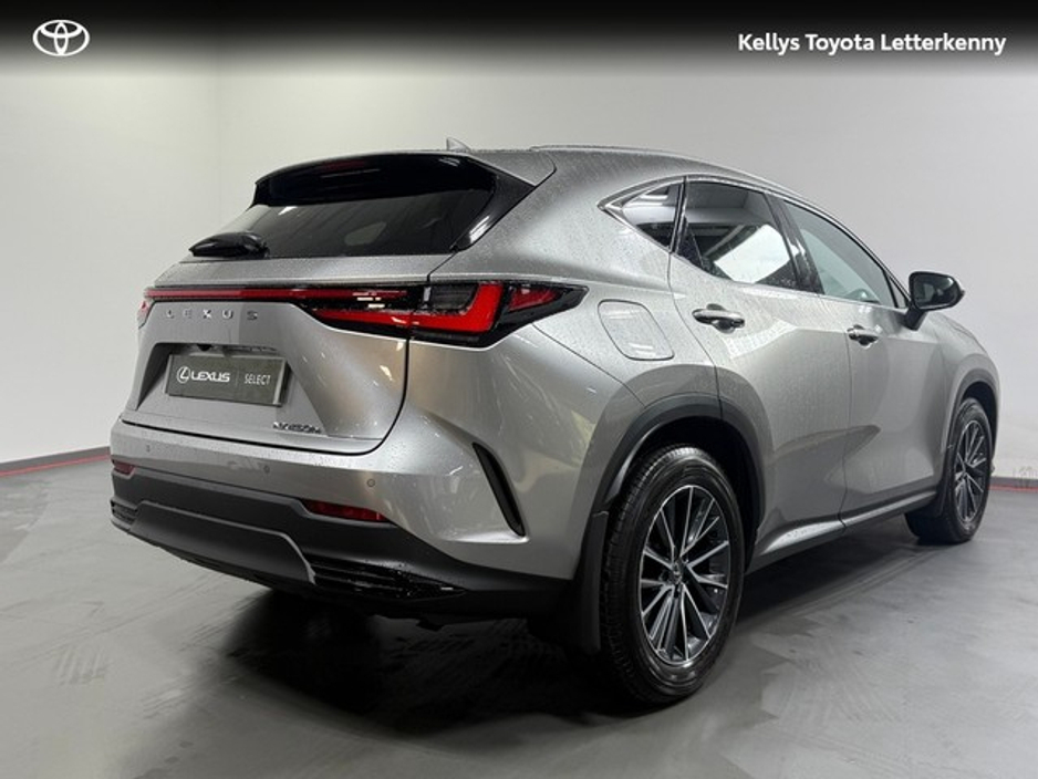 2025 Lexus NX 450 h+ - image 3
