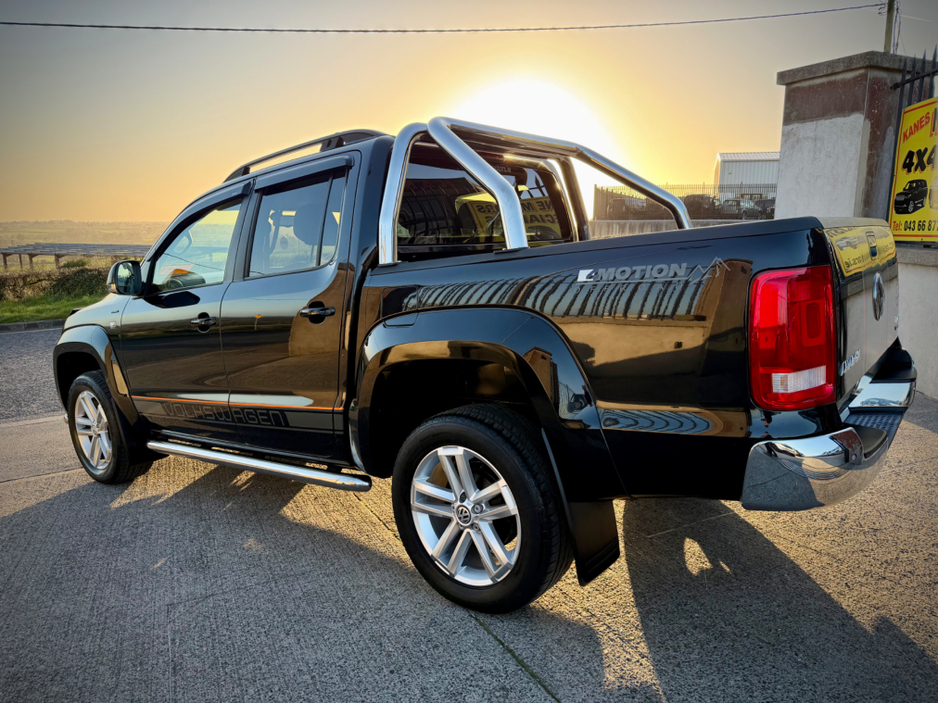 2015 Volkswagen Amarok - image 10