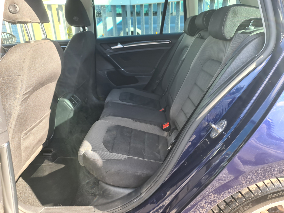 2017 Volkswagen Golf - image 10