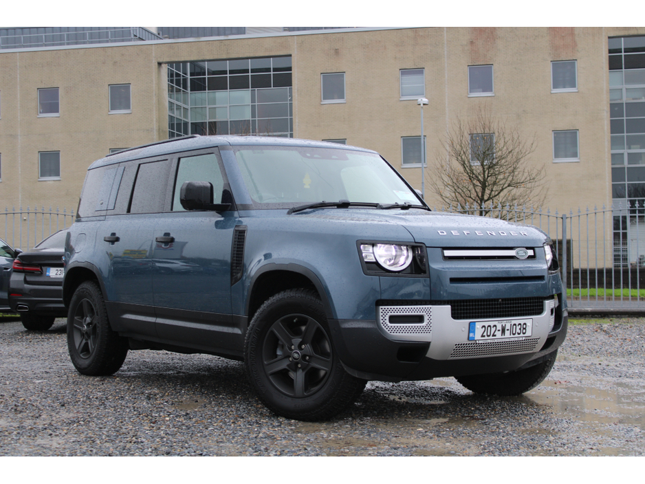 2020 Land Rover Defender - image 7