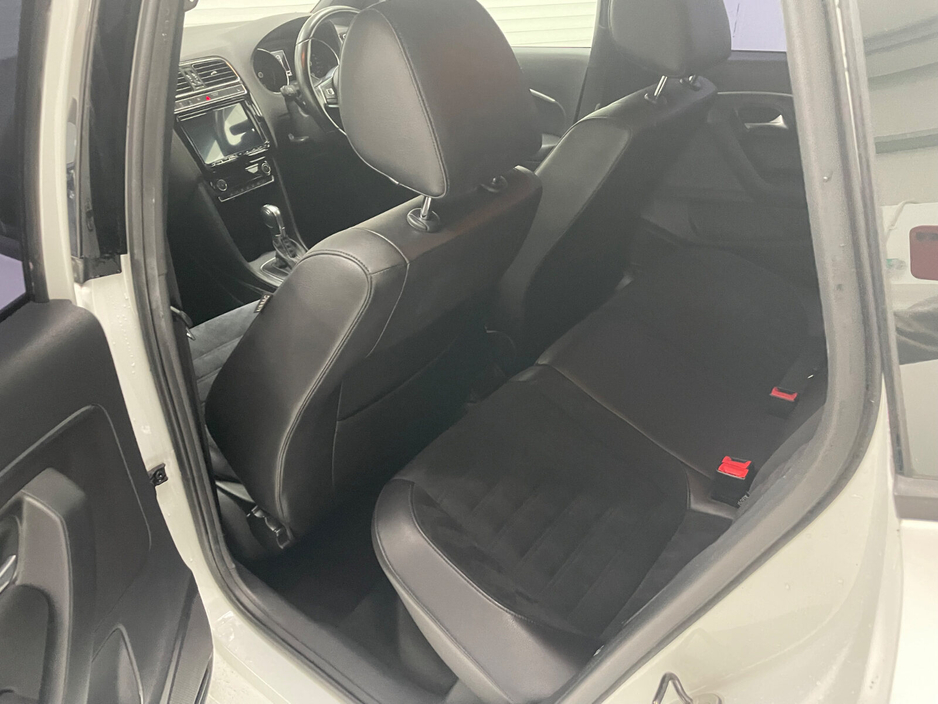 2016 Volkswagen Polo - image 17