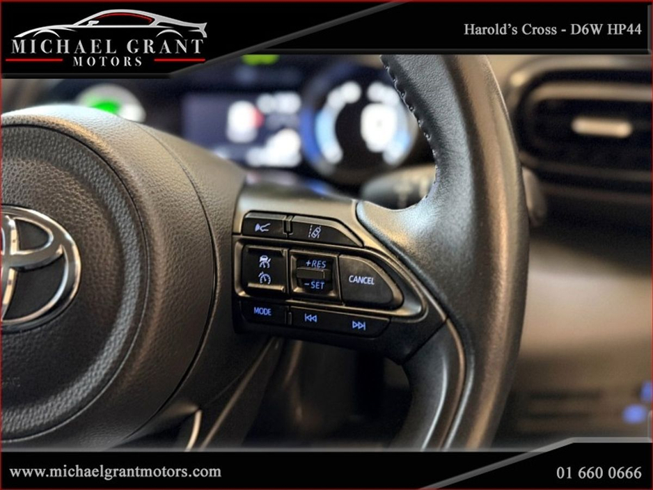 2023 Toyota Yaris Cross 1.5 HYBRID CVT AUTOMATIC LUNA 1 OWNER IRISH CAR €24,900