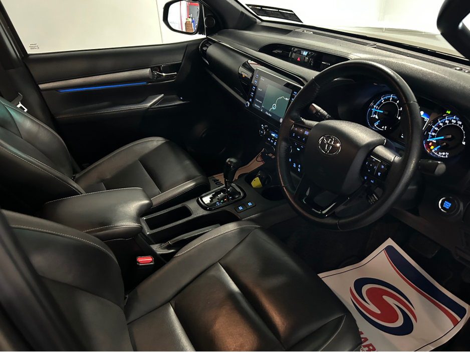 2021 Toyota Hilux - image 14