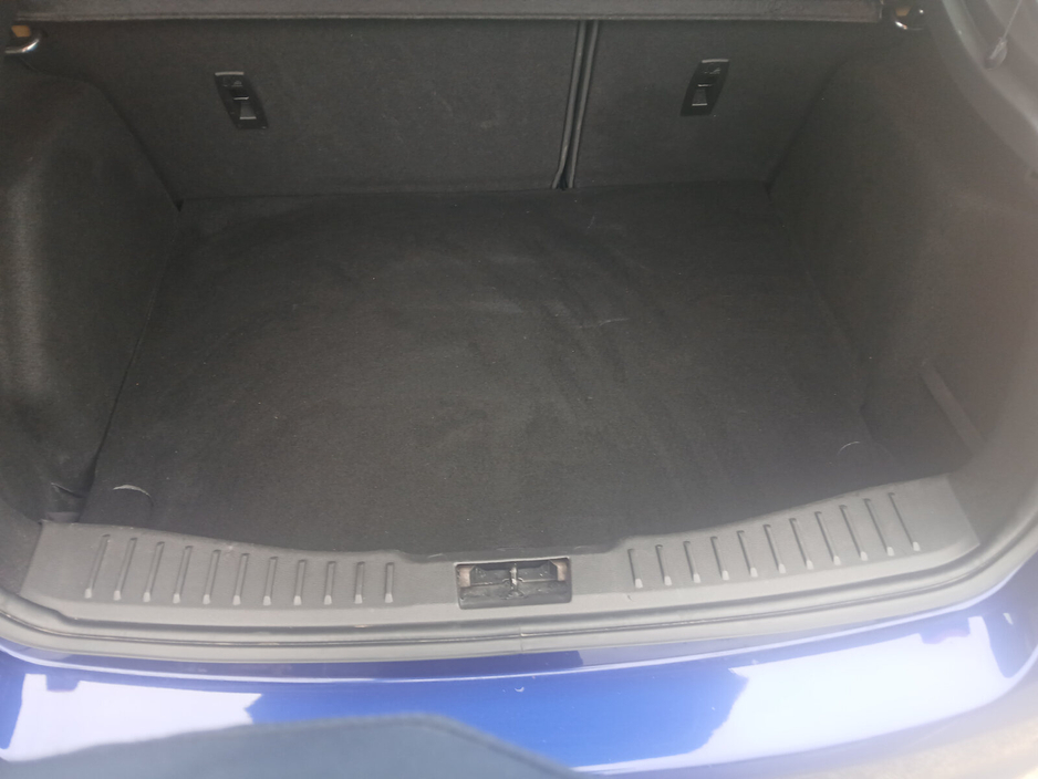 2016 Ford Focus - image 16