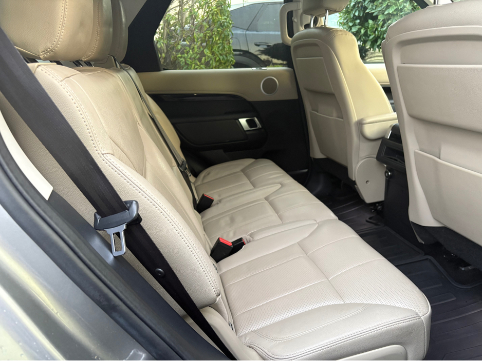 2018 Land Rover Discovery 2.0 TD4 SE 180PS €25,950