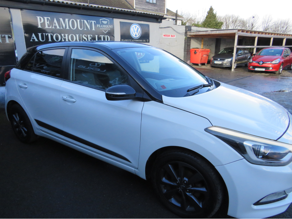 2015 Hyundai i20 - image 2