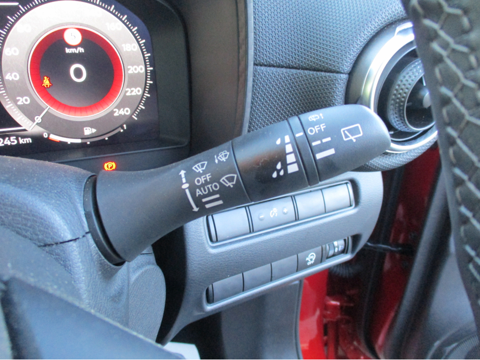 2025 Nissan Juke - image 28