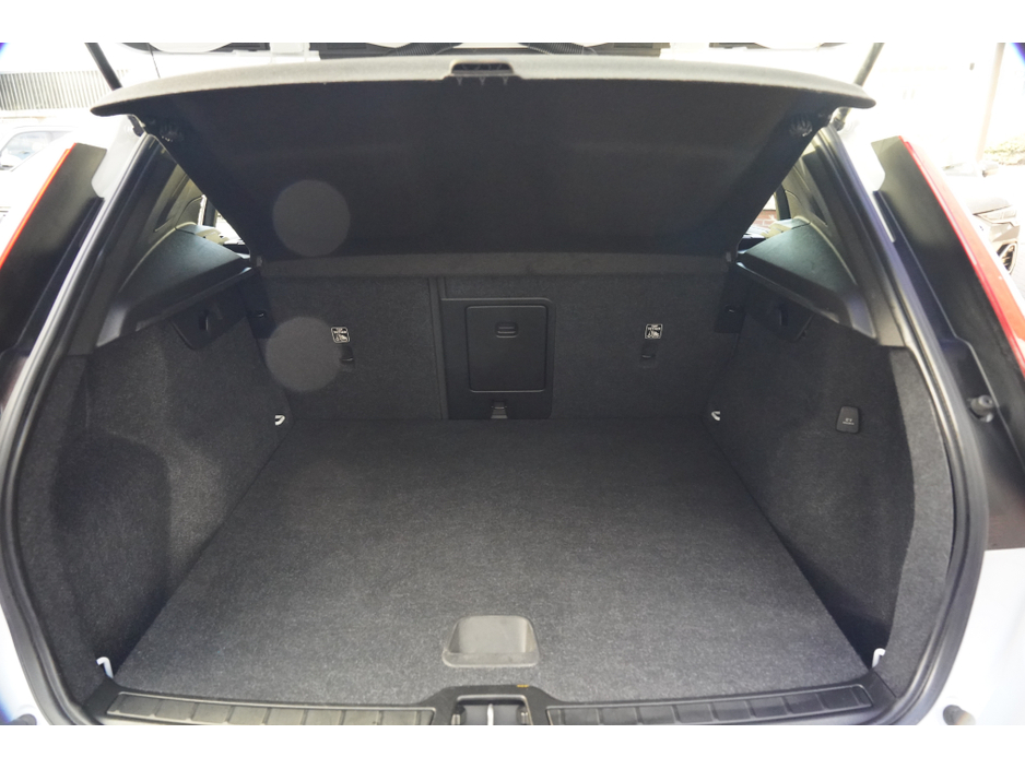 2021 Volvo XC40 - image 16