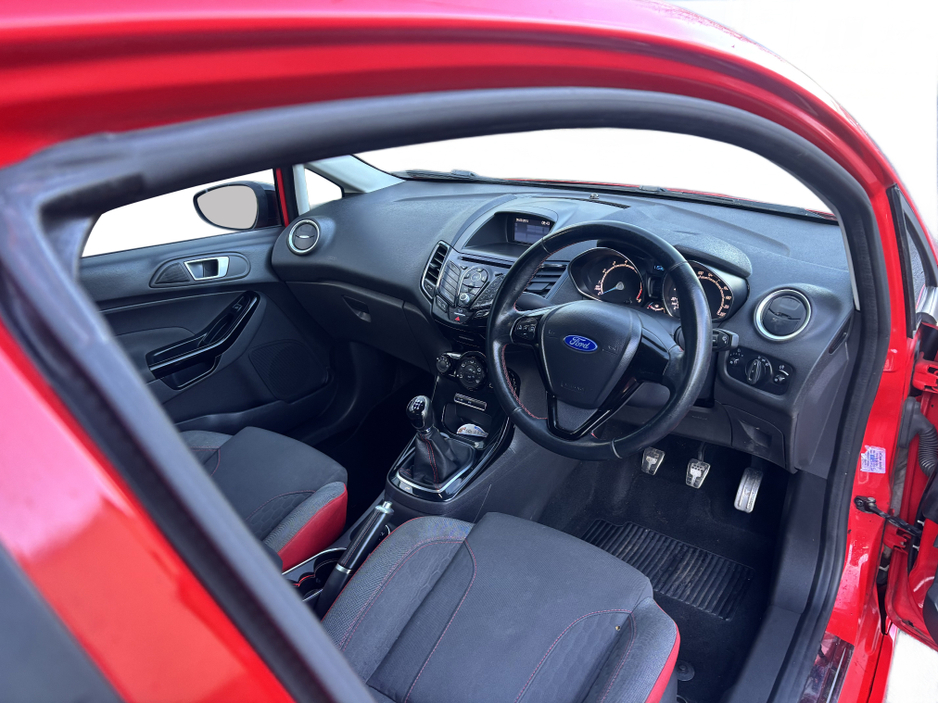 2015 Ford Fiesta BLACK EDITION 1.0 125PS M5 2DR €9,650