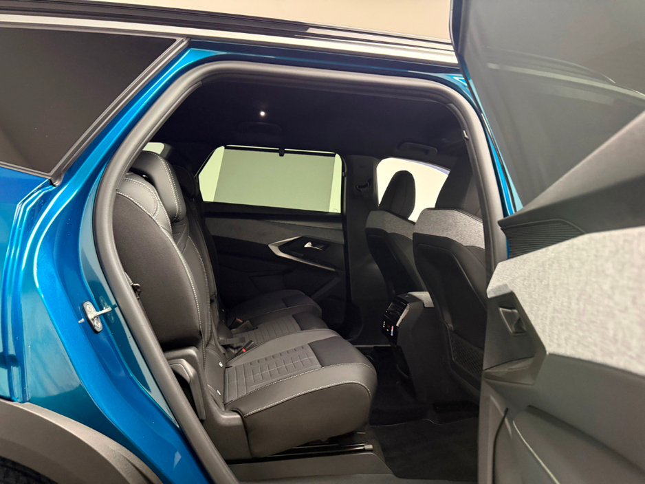 2025 Peugeot 5008 GT €49,990