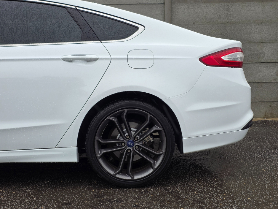2017 Ford Mondeo - image 9