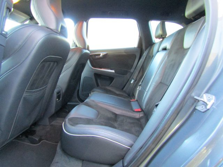 2016 Volvo XC60 2.0 D4 R-design NAV 190BHP 5DR €15,950