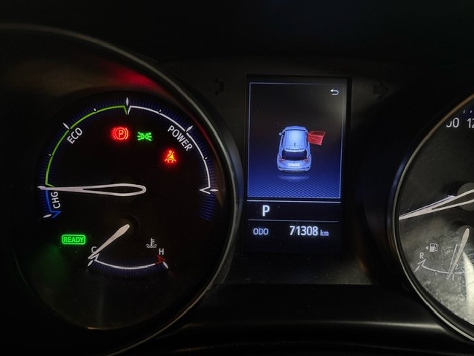 2020 Toyota C-HR - image 11