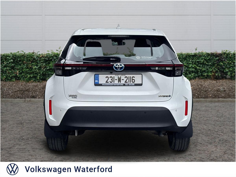 2023 Toyota Yaris Cross - image 13