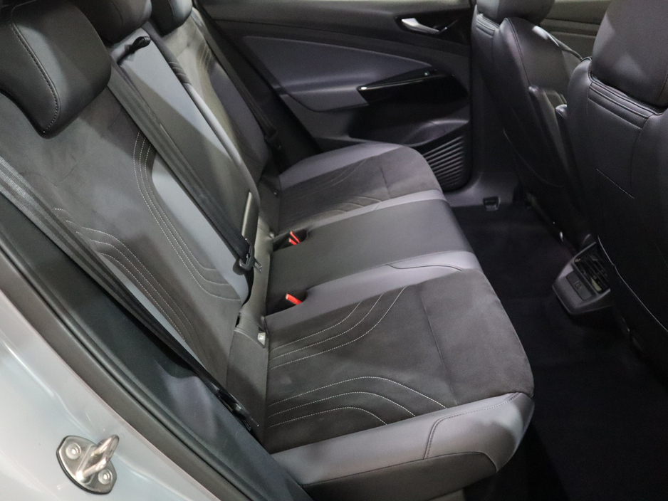 2023 Volkswagen ID.4 - image 24