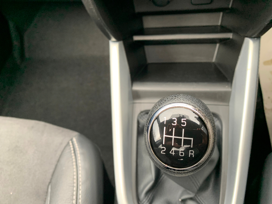 2016 Suzuki Vitara - image 23