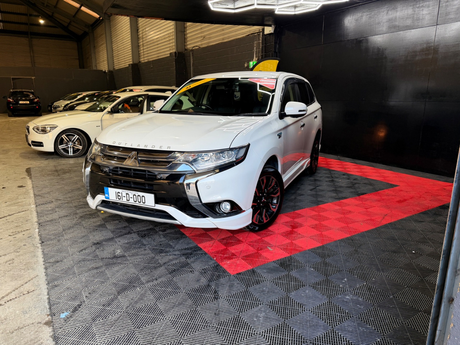 2016 Mitsubishi Outlander - image 6