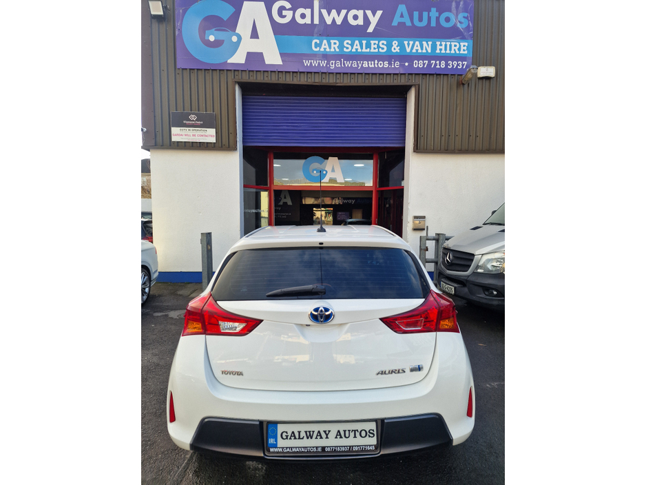 2014 Toyota Auris - image 12