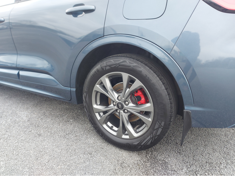 2022 Ford Kuga - image 13