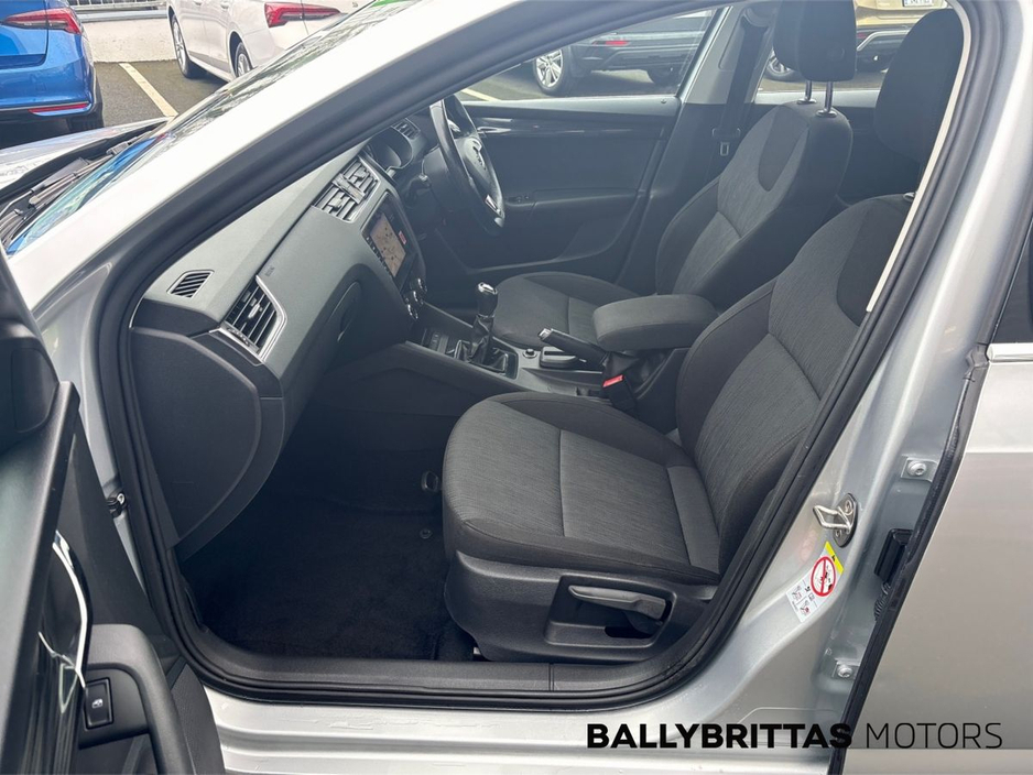 2019 Skoda Octavia - image 6