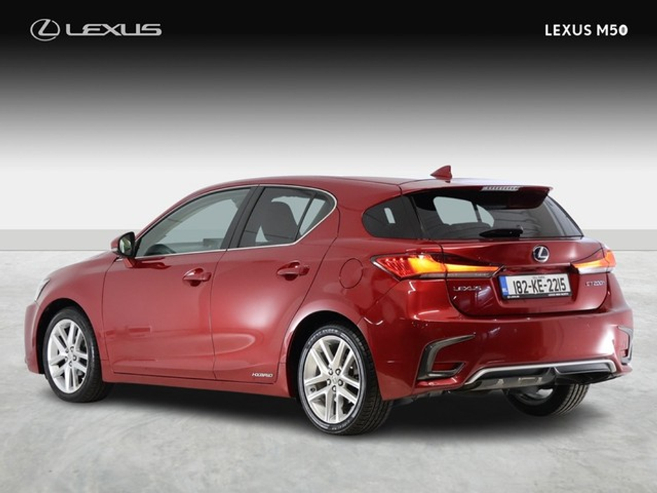 2018 Lexus CT 200 h - image 2