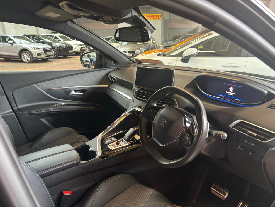 2023 Peugeot 3008 - image 6