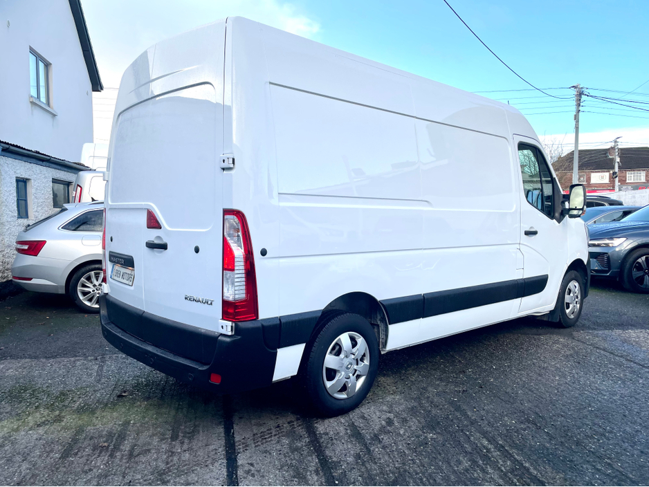 2023 Renault Master MM35 BUSINESS+ 2.3 BLUE DCI 135BHP MWB €18,000