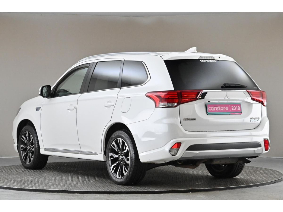 2018 Mitsubishi Outlander - image 7