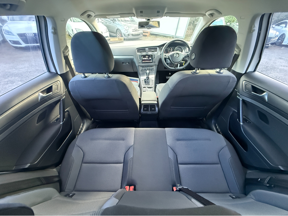 2013 Volkswagen Golf - image 6